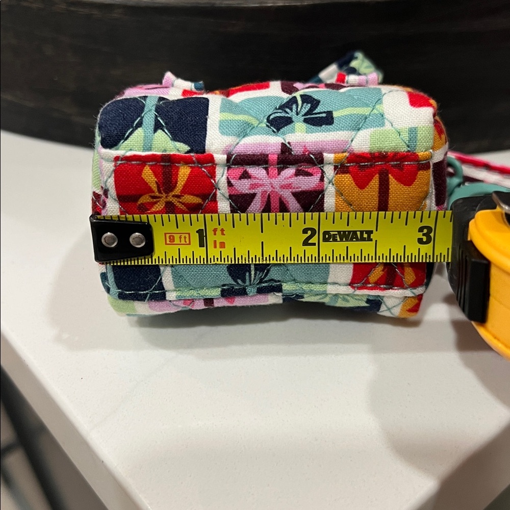 Cute. Vera Bradley Mini Coin purse Keychain - Picture 4 of 16